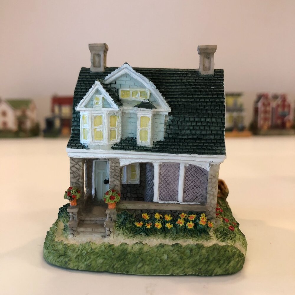 The Miller Family's Shingle House 1998 Liberty Falls Collection AH155 - Picture 6 of 16